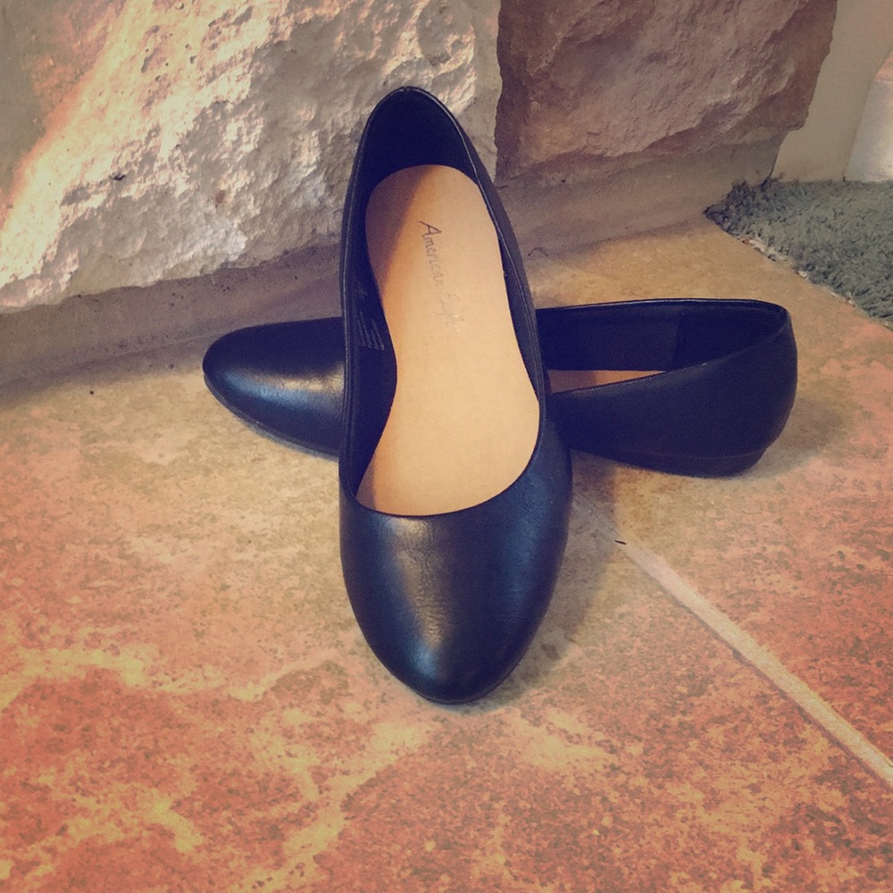 Super cute black flat shoes!!!!😆